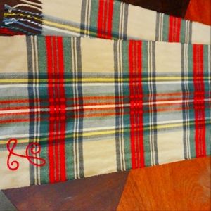 Scarf with L printed into